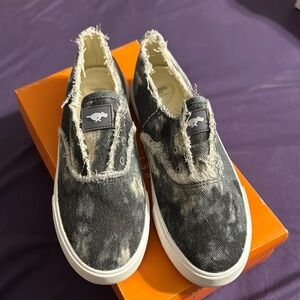 Kids Distressed Black Canvas Shoes
